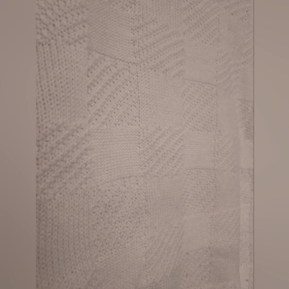 White checkered sweater - Picture 3 of 3